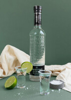 Imagen preview para Caja Personalizada Etiqueta con Tequila Dobel, Mix Salado y Toffee - 4