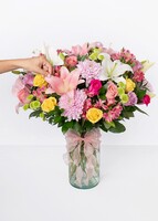 Imagen preview para Jardín de Alegría con Lilys y Rosas - 2