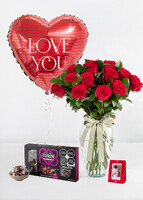 Imagen preview para Kit 12 Rosas Rojas, Chocolates,Globo y Polaroid - 1