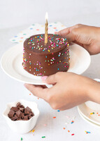 Imagen preview para Kit Cumpleañero Pastel Chocolate y Vino Tinto - 2