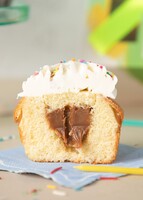 Imagen preview para Muffins Cumpleañeros La Divinata & Globo Burbuja "Congrats" - 4