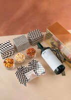 Imagen preview para Personaliza Regalo con Vino Tinto y Botanas - 4