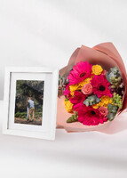 Personaliza Marco Blanco con Ramo de Gerberas