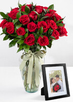 Imagen preview para Personaliza Marco Negro con 24 Rosas Rojas - 1