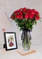 Imagen preview para Personaliza Marco Negro con 24 Rosas Rojas - 1