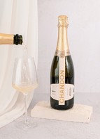 Imagen preview para Personaliza Regalo con Vino Espumoso y Botanas - 4