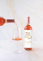 Imagen preview para Personaliza Vino Beringer con etiqueta "All you need is love" - 3