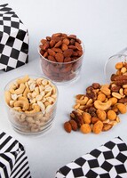 Imagen preview para Personaliza Vino tinto con etiqueta "Happy birthday" y botanas - 3