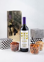 Imagen preview para Personaliza Vino tinto con etiqueta "Te amo" y botanas - 1