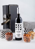 Imagen preview para Personaliza Vino tinto con etiqueta "Te amo" y botanas - 1