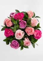 Imagen preview para Ramo Romántico de 12 Rosas - 1