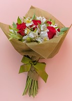 Imagen preview para Ramo con 8 Rosas rojas y Alstroemeria - 2