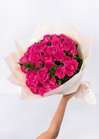 Imagen preview para Ramo de 50 Rosas Fucsia - 2