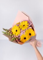 Imagen preview para Rayos de Sol con Gerberas y Roxanne - 2