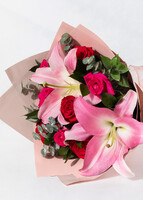 Imagen preview para Ramo de Rosas Rojas y Stargazers con Mini Foto - 2