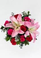 Imagen preview para Ramo de Rosas Rojas y Stargazers con Mini Foto - 4