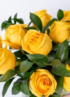 Imagen preview para Sus Flores Amarillas con 12 Rosas - 4